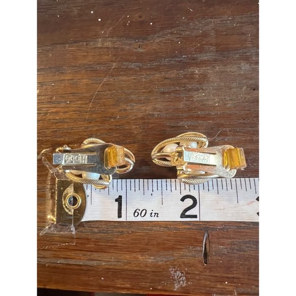 Hobe Clip On Earrings Gold Tone Pearl Twisted Cage - Picture 11 of 11